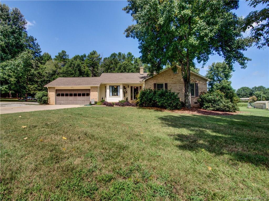 120 Briarfield Dr., Mooresville, NC 28115