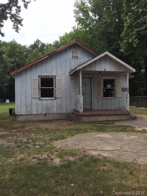 210 Amberhill Ln., Gastonia, NC 28052