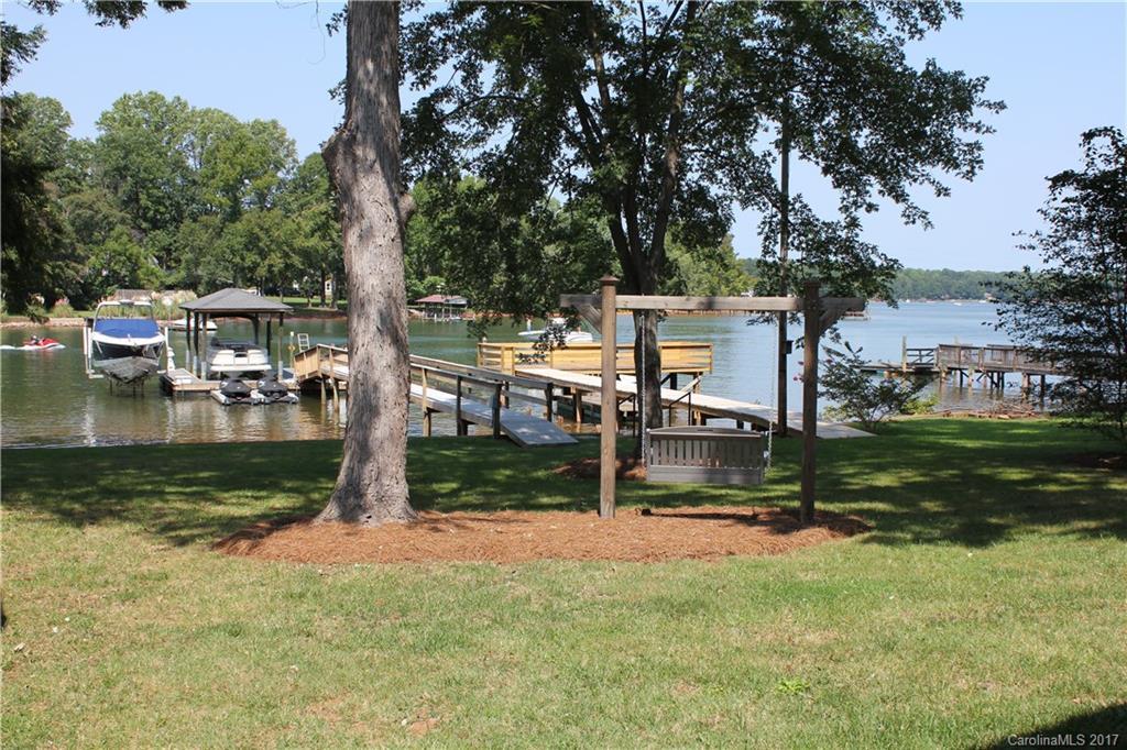 7951 Water Oaks Dr., Denver, NC 28037