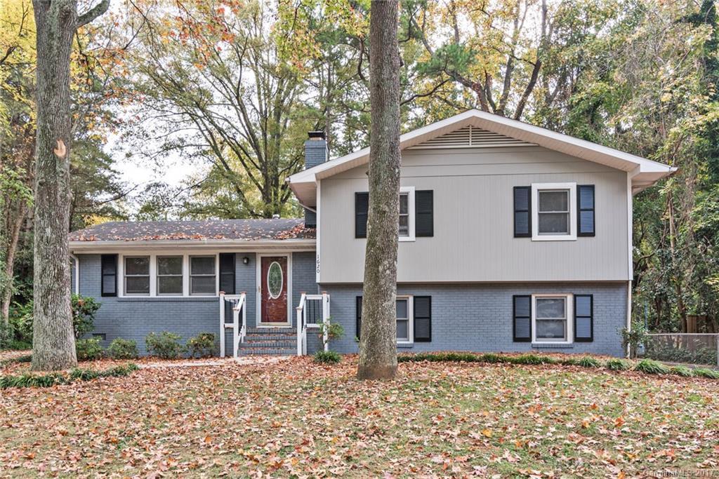 1620 Redcoat Dr., Charlotte, NC 28211