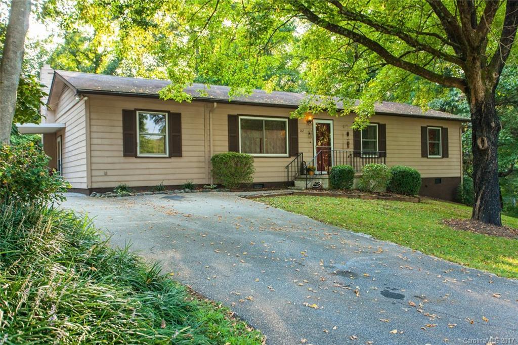 112 Amelia Dr., Hendersonville, NC 28792