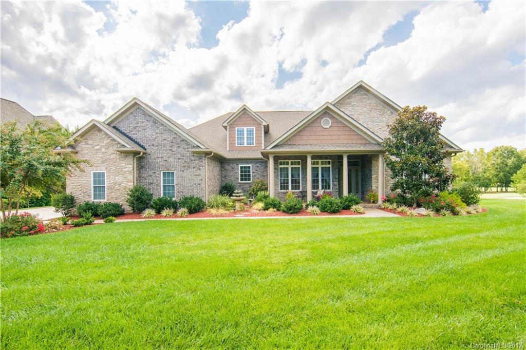 5525 Two Iron Dr., Matthews, NC 28104