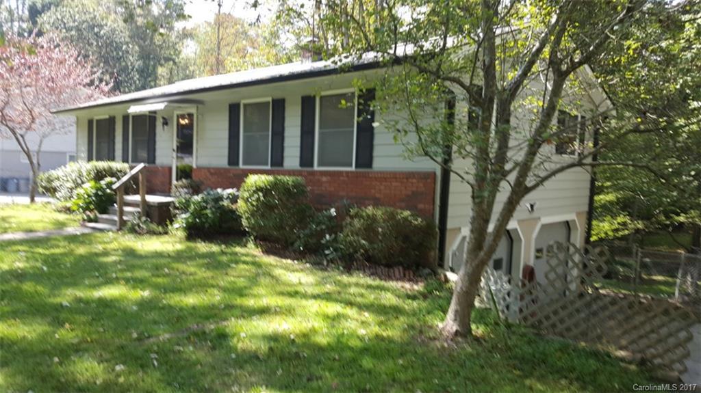 224 Leverette Dr., Hendersonville, NC 28791