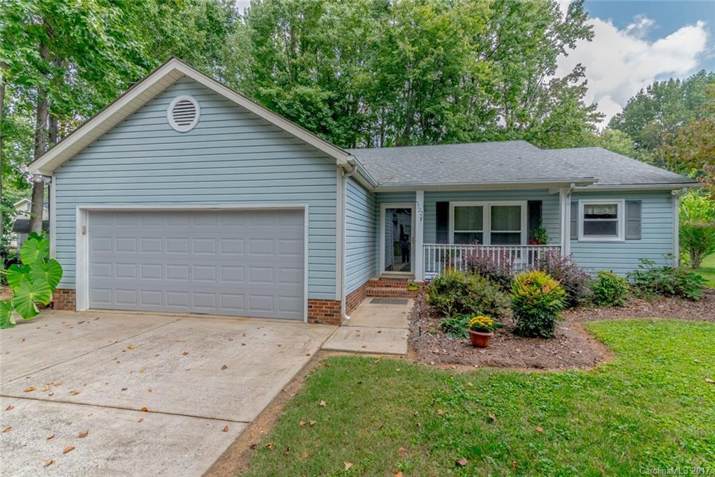 5722 Lambrook Ct., Charlotte, NC 28269