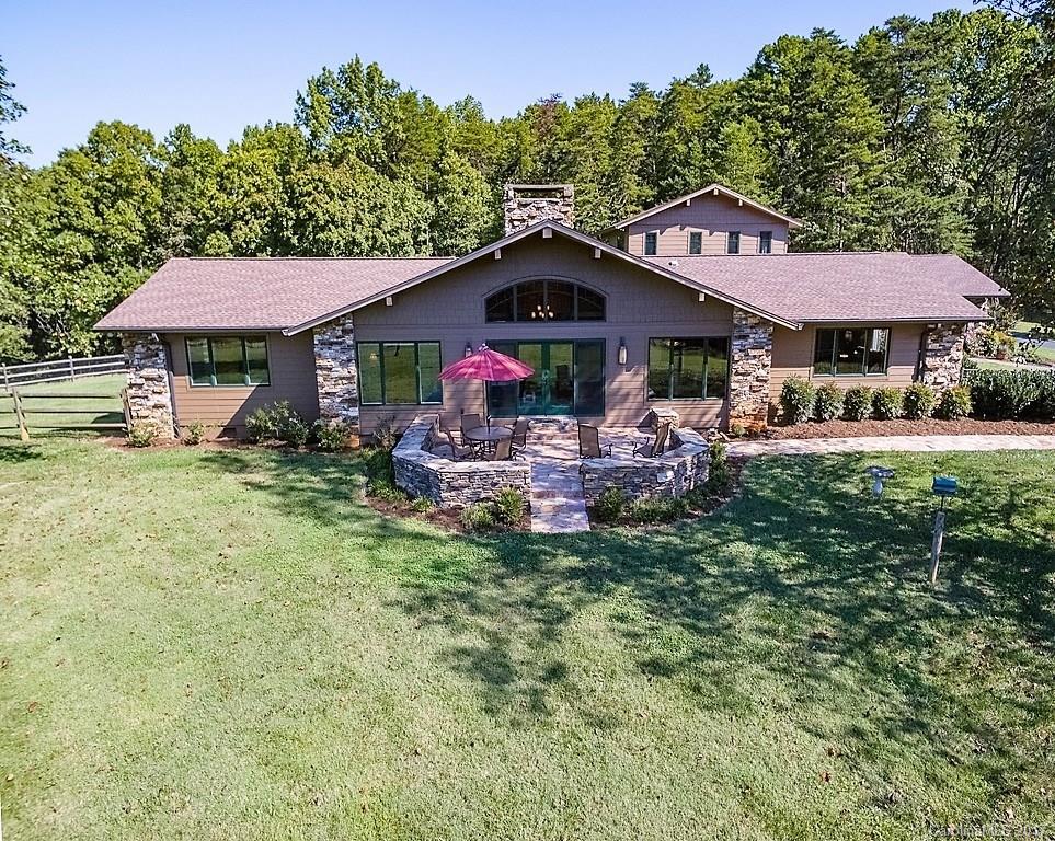 6530 Mountain Grove Rd., Hickory, NC 28602