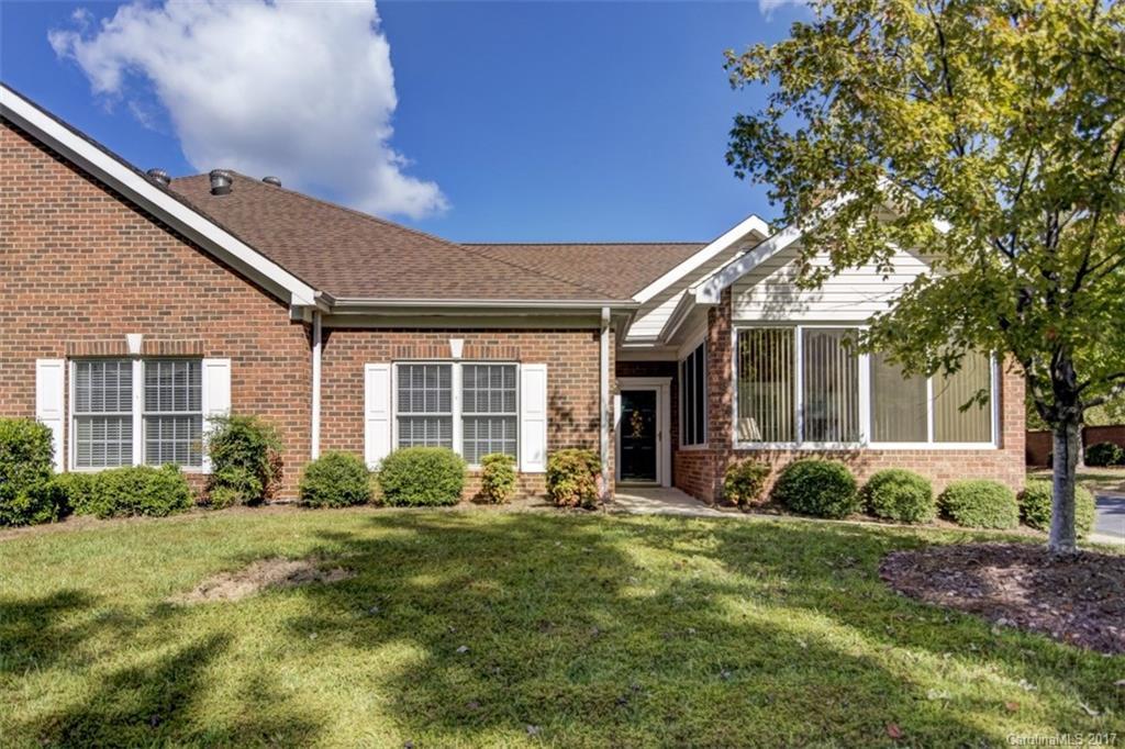 9045 Grand Oak Dr., Charlotte, NC 28277