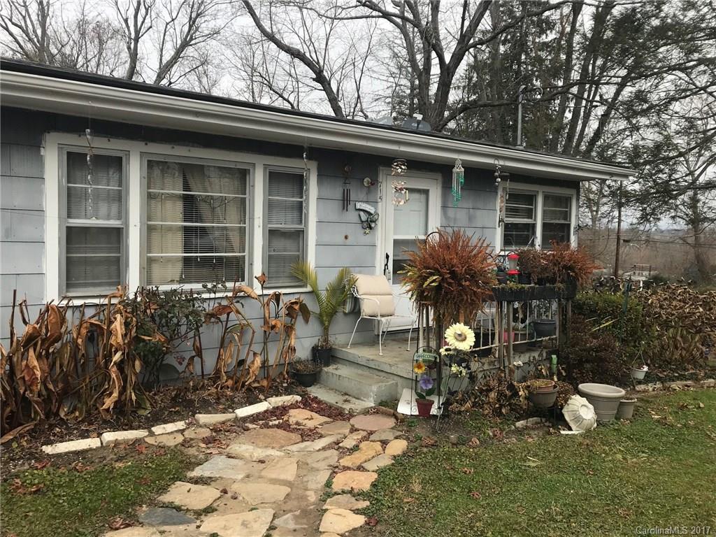 715 E Pace St., Hendersonville, NC 28792