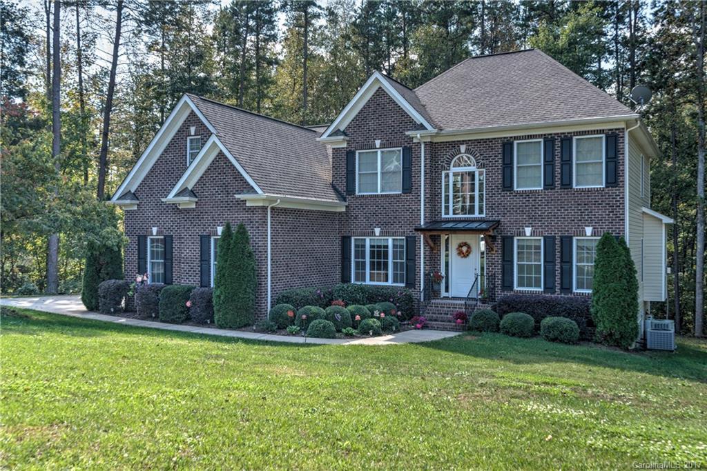 180 Winding Creek Dr., Troutman, NC 28166