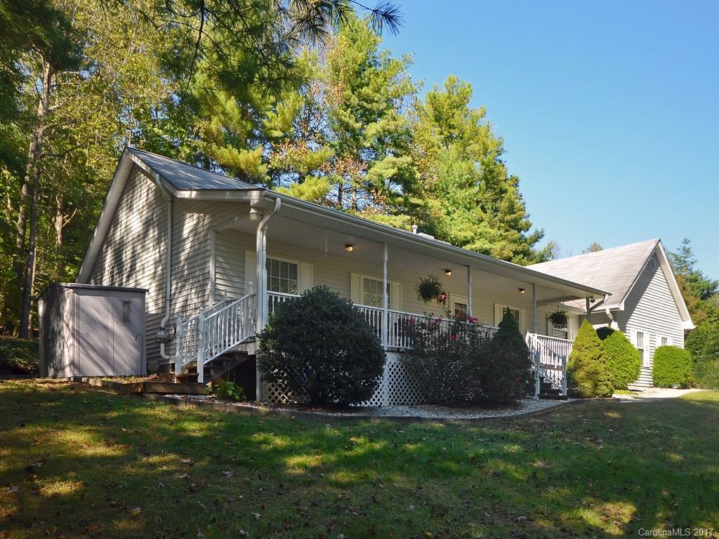 720 Chestnut Tr., Hendersonville, NC 28792