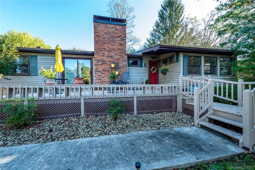 7 Bradley Rd., Hendersonville, NC 28791