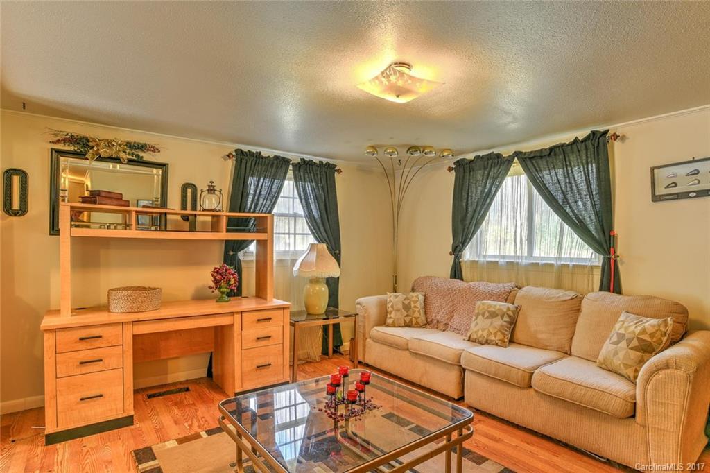 324 Old County Home Rd., Asheville, NC 28806