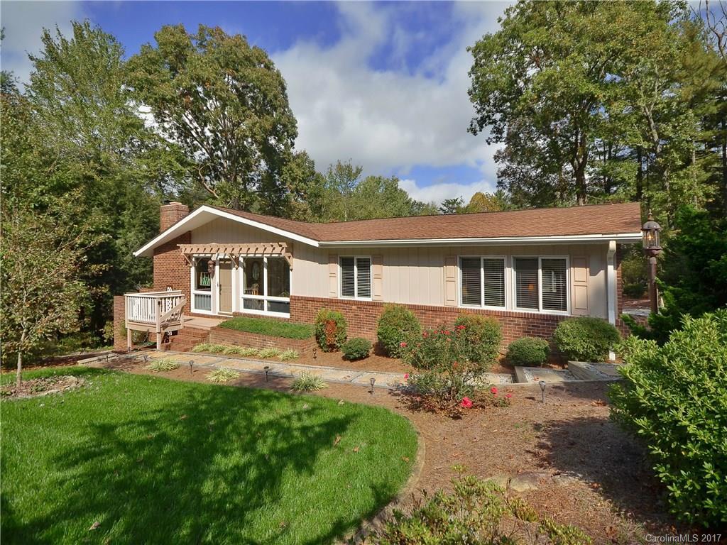 137 E Whisperwood Cir., Hendersonville, NC 28791