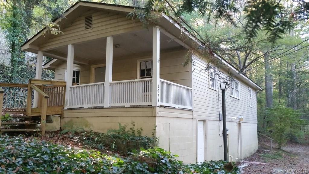 2024 Lower Ridgewood Blvd., Hendersonville, NC 28791