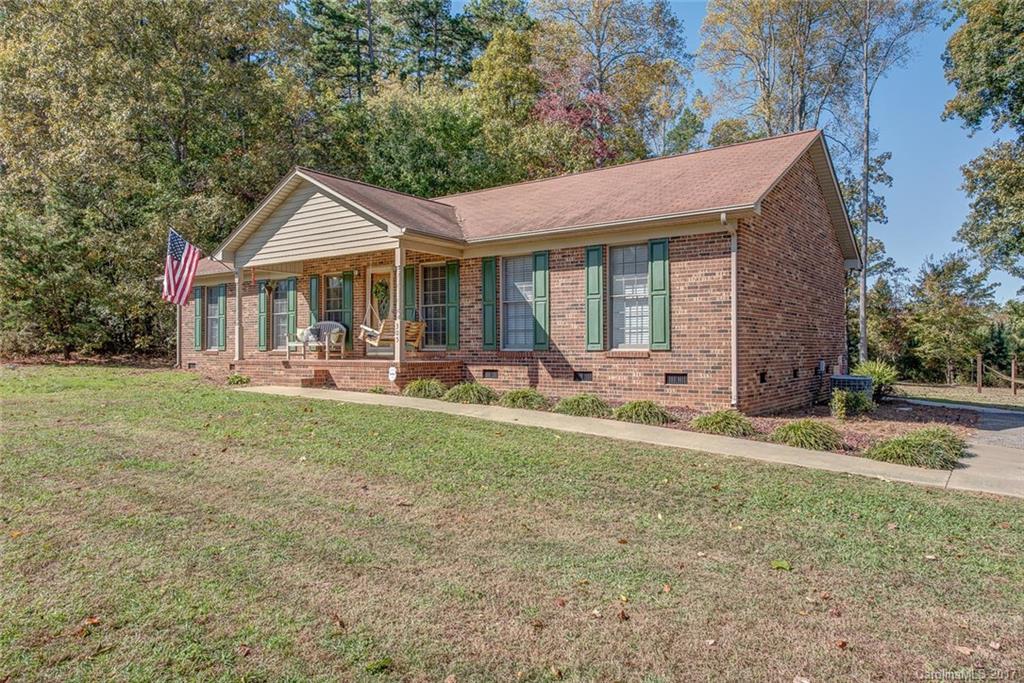 305 Homesley Rd., Mount Holly, NC 28120