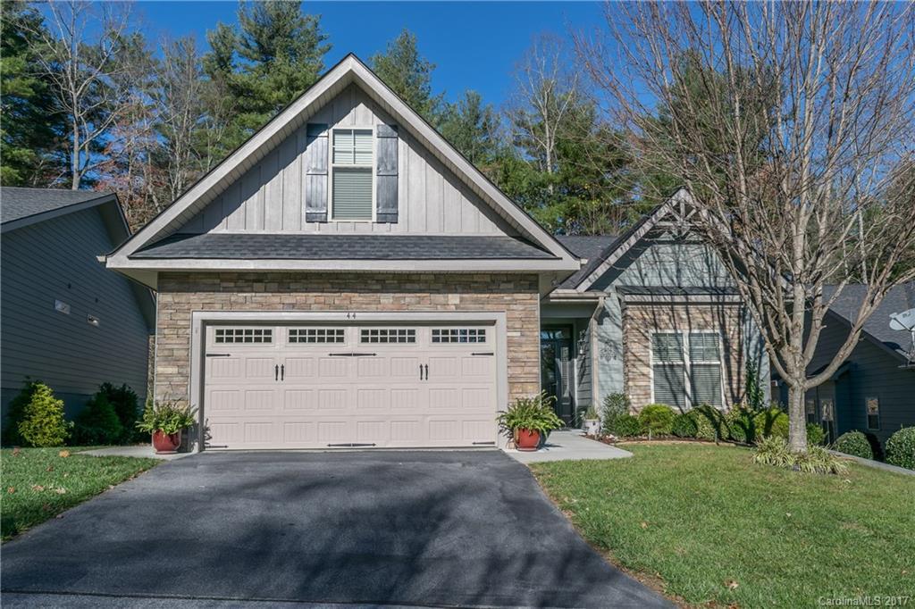 44 Walden Pond Dr., Hendersonville, NC 28791