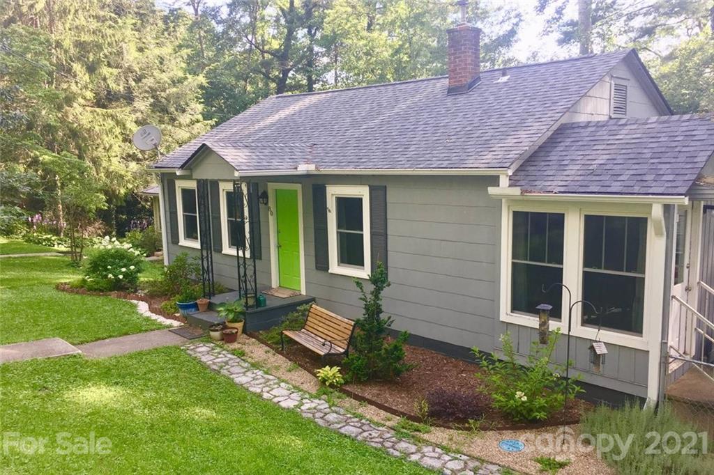 80 Laurel Ln., Brevard, NC 28712