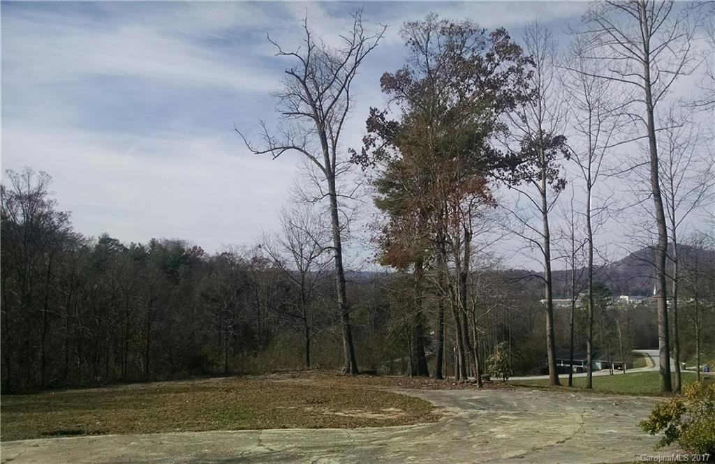 154 Baskins Ln., Hendersonville, NC 28792