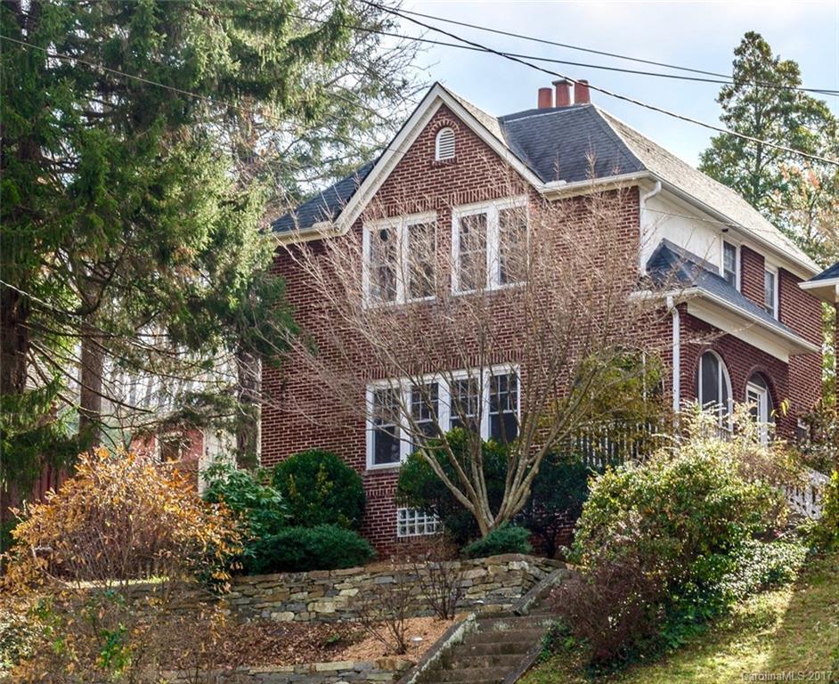 33 White Fawn Dr., Asheville, NC 28801