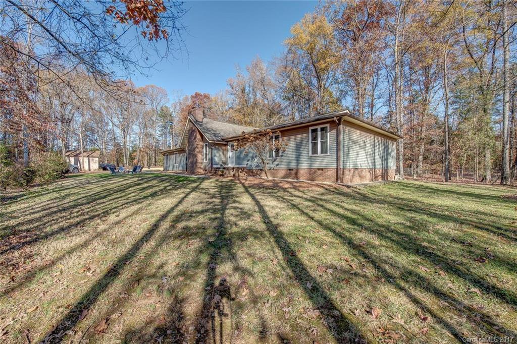 1556 Stanley Lucia Rd., Mount Holly, NC 28120