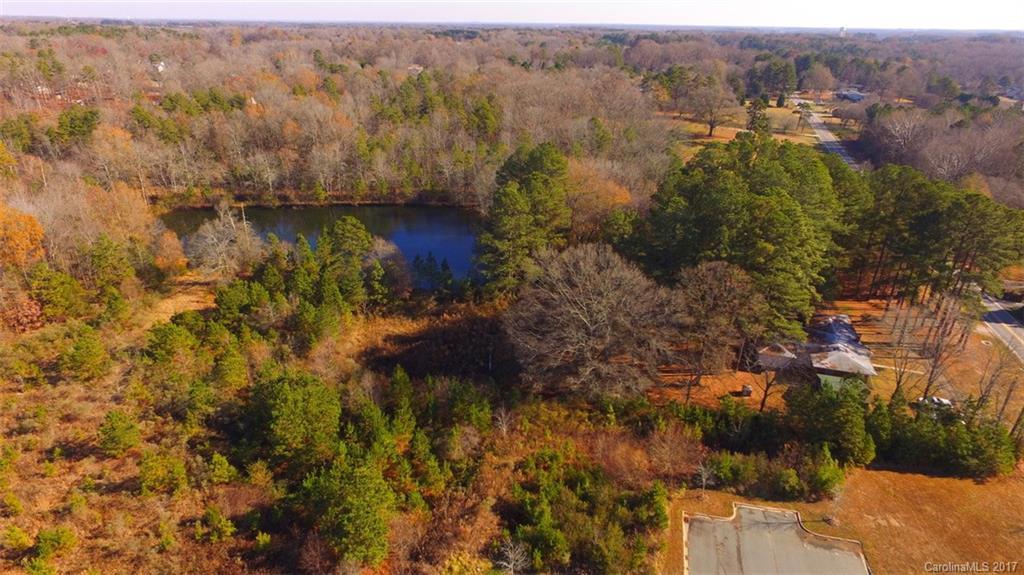 1000 Chestnut Ln., Matthews, NC 28104