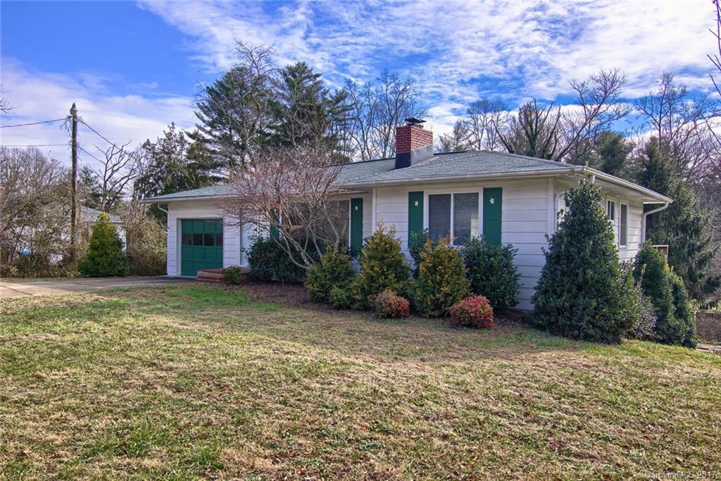 515 Wickins Dr., Mountain Home, NC 28791