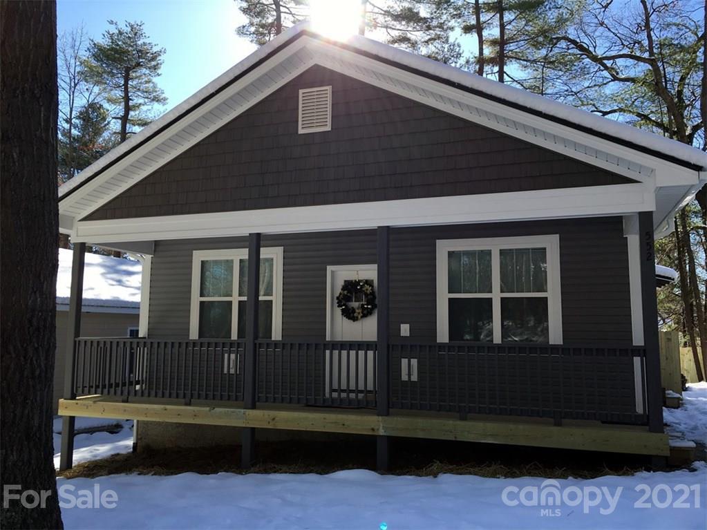 552 Toms Hill Dr., Hendersonville, NC 28739