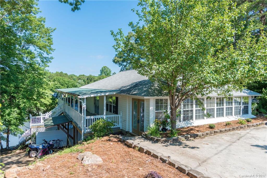 6898 Shade Tree Ln., Sherrills Ford, NC 28673