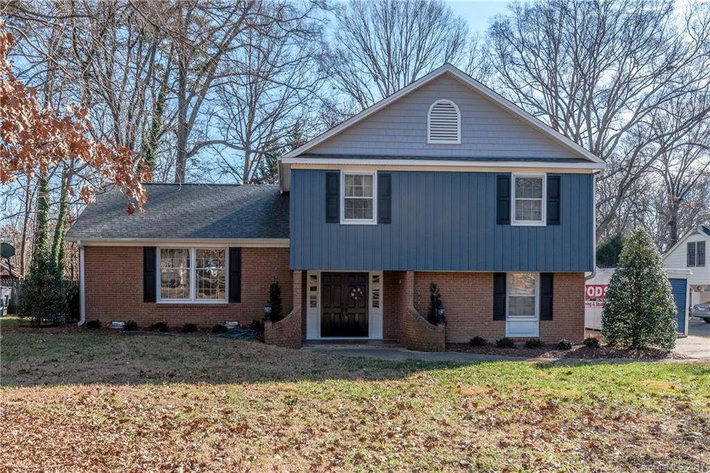 1108 Braeburn Rd., Charlotte, NC 28211