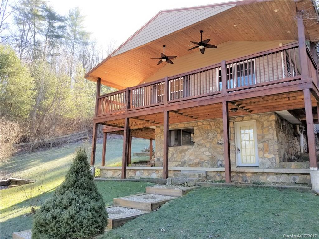 166 Woodland Hills Rd., Burnsville, NC 28714