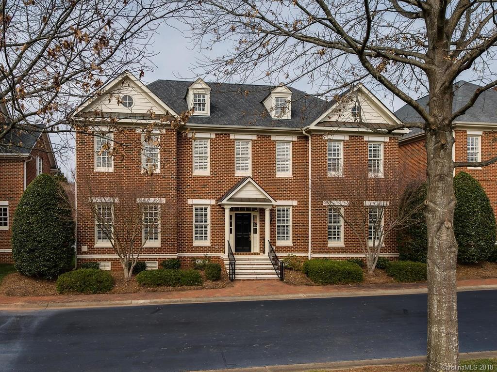 5016 Oxford Crescent Ct., Charlotte, NC 28226