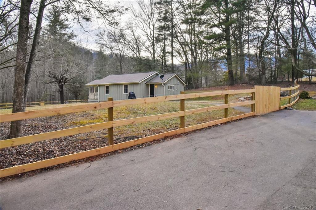 569 Avery Creek Rd., Arden, NC 28704