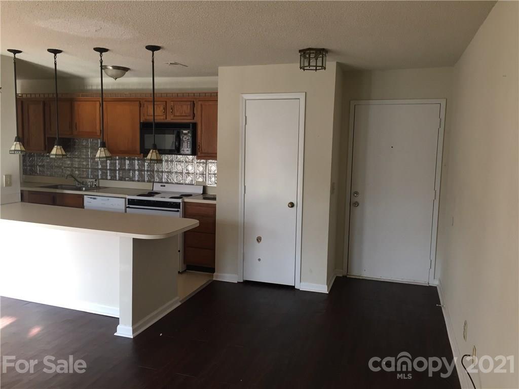 6150 Meadow Rose Ln., Charlotte, NC 28215