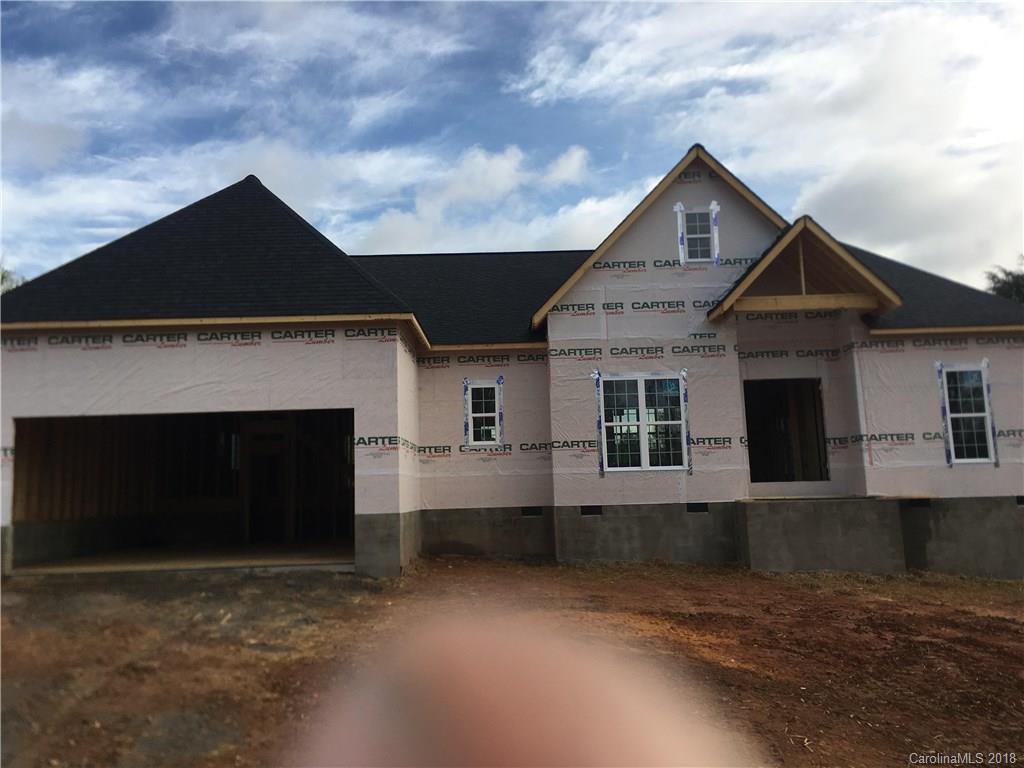 133 Lippard Springs Cir., Statesville, NC 28677