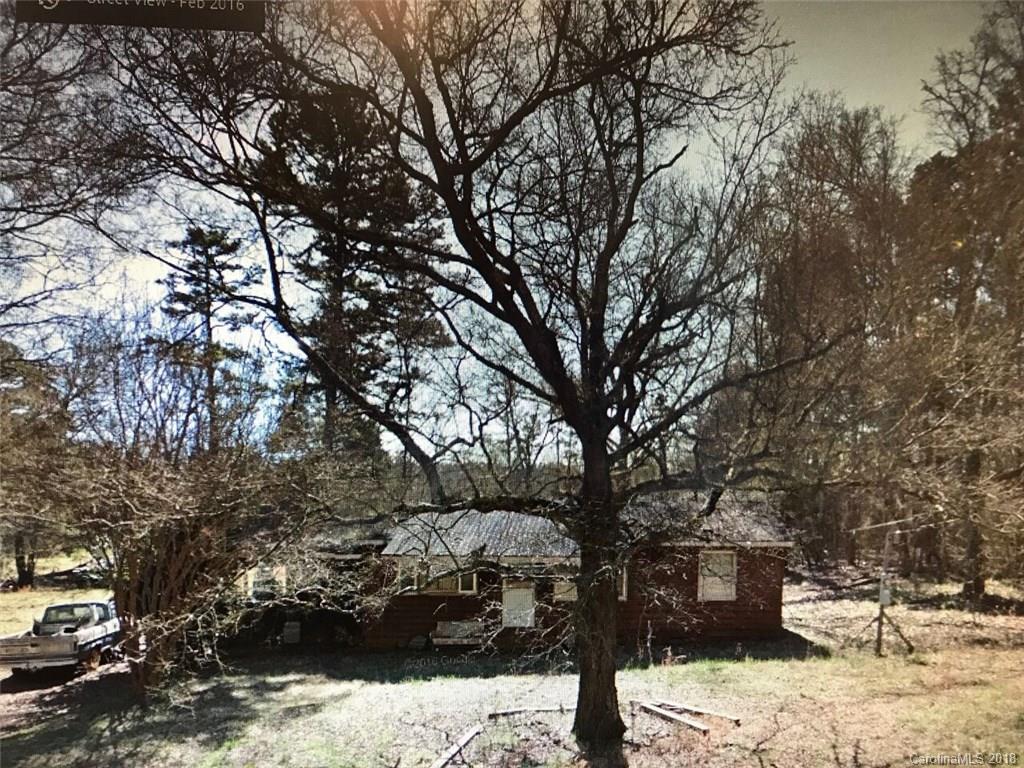 1305 Breezewood Dr., Charlotte, NC 28262