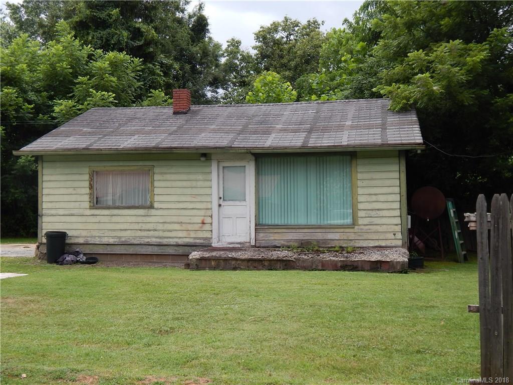 24 Goodyear St., Waynesville, NC 28786