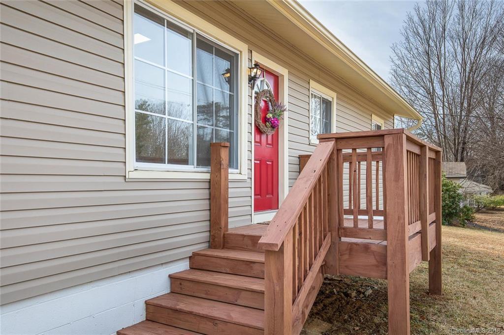 382 Sand Hill Rd., Asheville, NC 28806