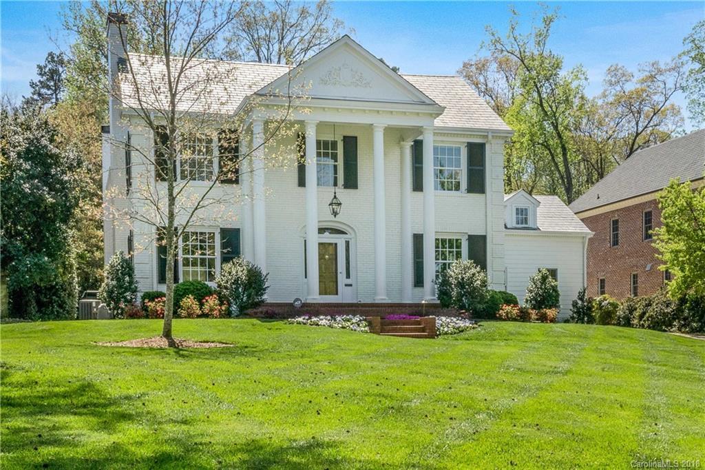 1911 Pinewood Cir., Charlotte, NC 28211