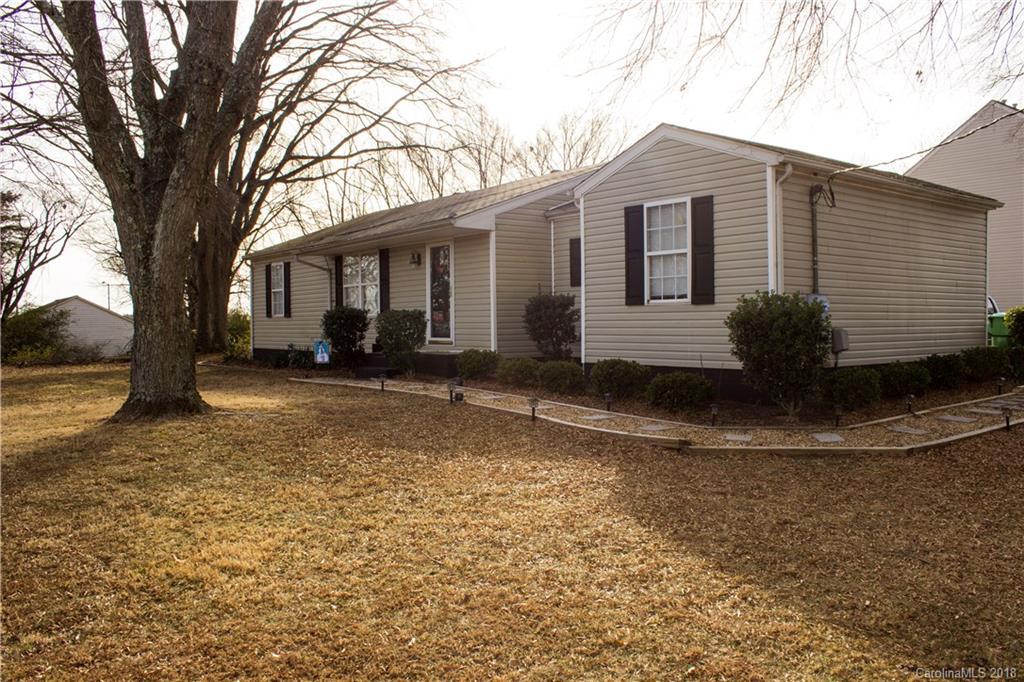 201 Hudson Dr., Harrisburg, NC 28075