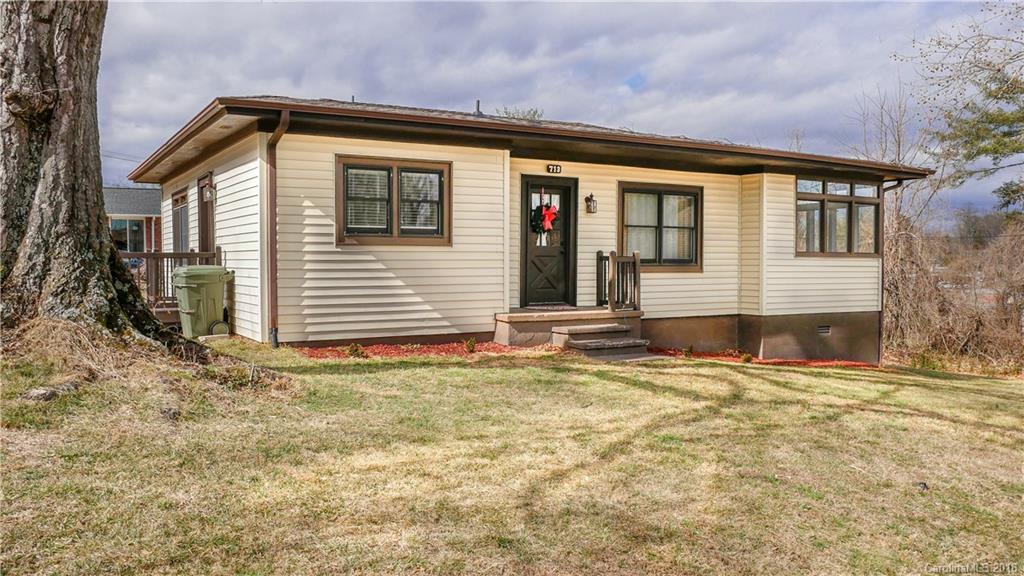 713 Valley St., Hendersonville, NC 28791