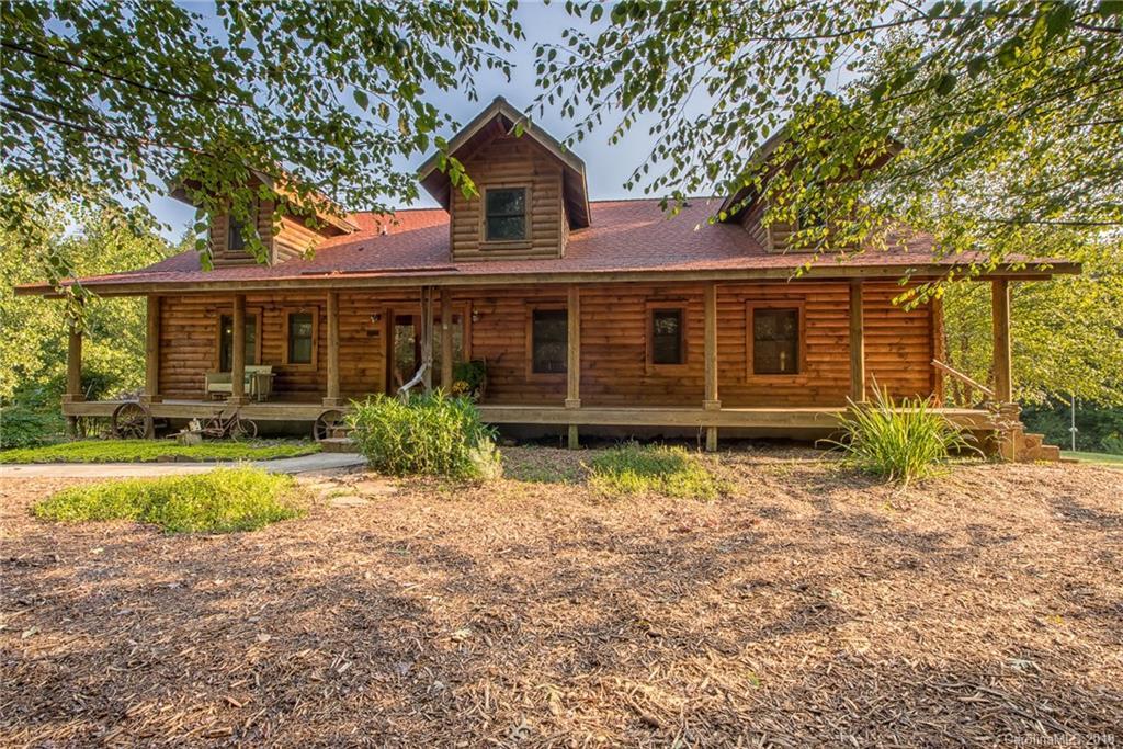 7715 Whisperingwood Dr., Harrisburg, NC 28075