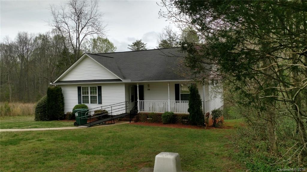 208 Hickory Ln., Salisbury, NC 28147