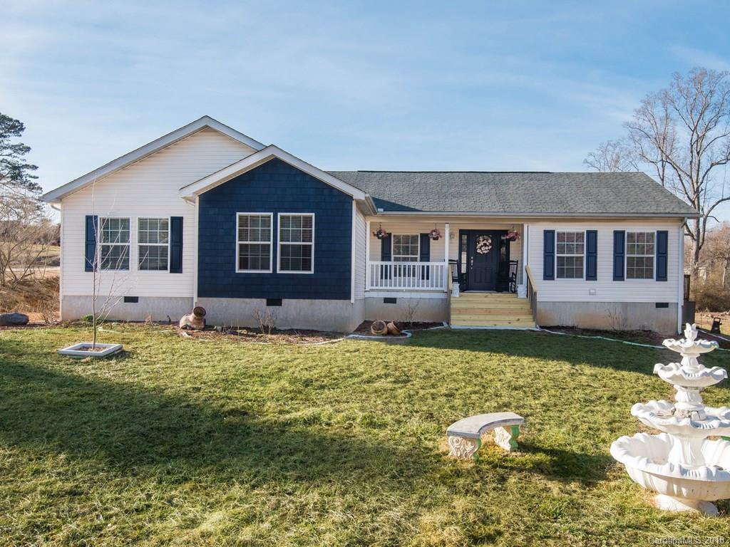 32 Hibiscus Hill Dr., Hendersonville, NC 28792