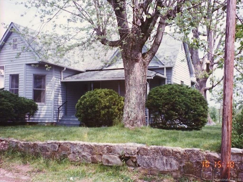 616 E Pace St., Hendersonville, NC 28792