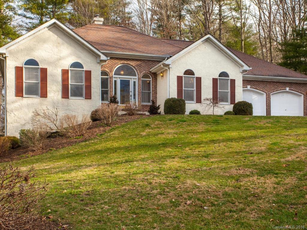 15 N Classic Ct., Hendersonville, NC 28791