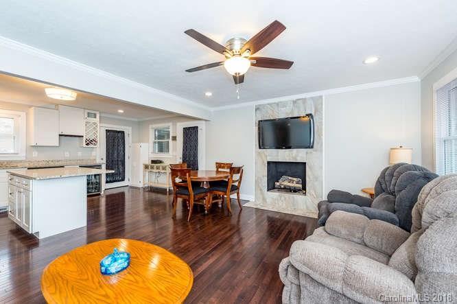 2030 Cambridge Dr., Hendersonville, NC 28792