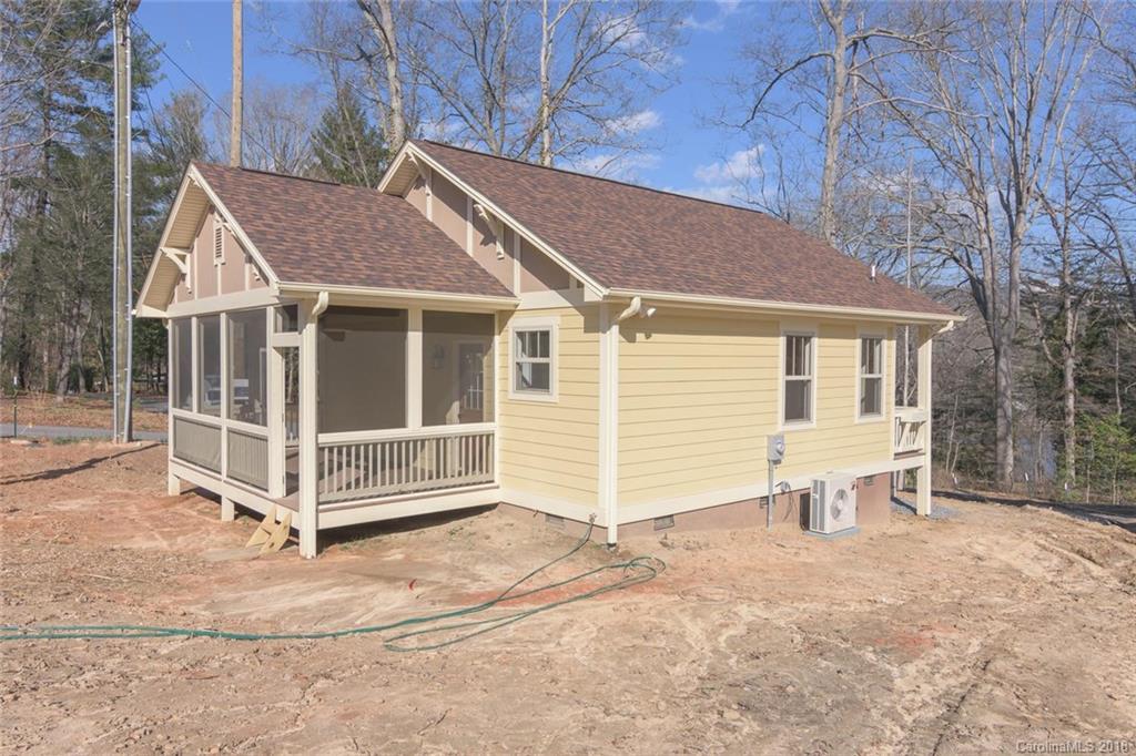 315 Lake Oak Dr., Black Mountain, NC 28711