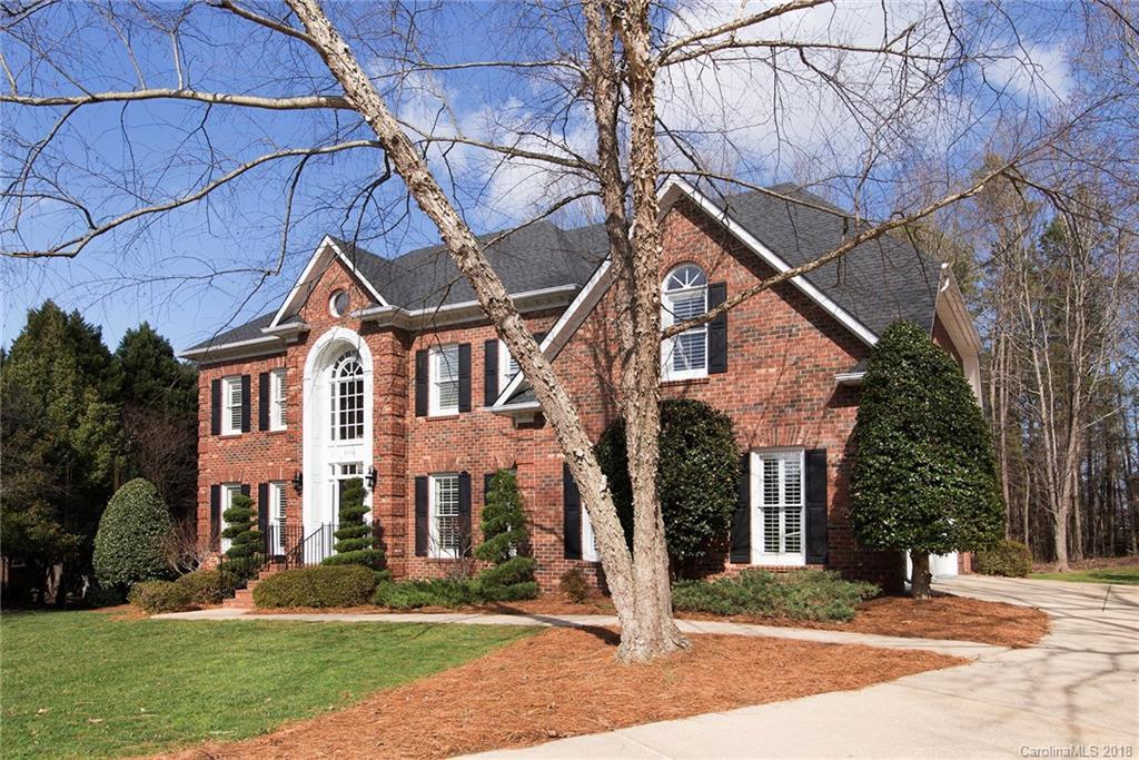 8700 Suninghurst Ln., Charlotte, NC 28277