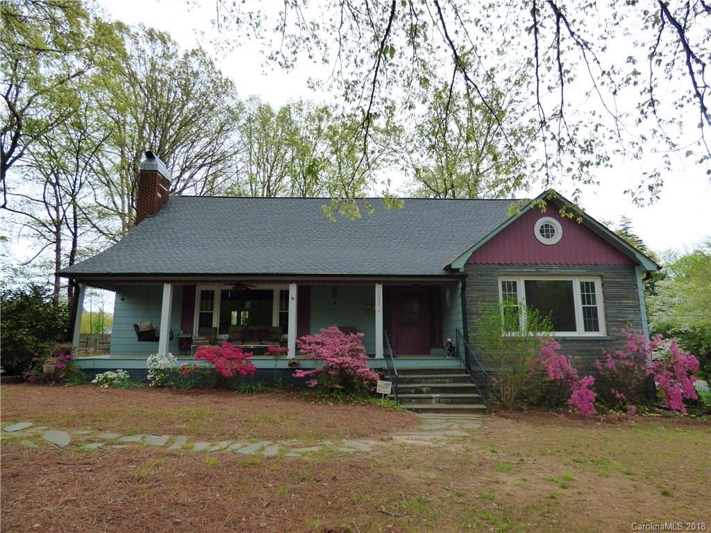 1004 E Broad St., Statesville, NC 28677