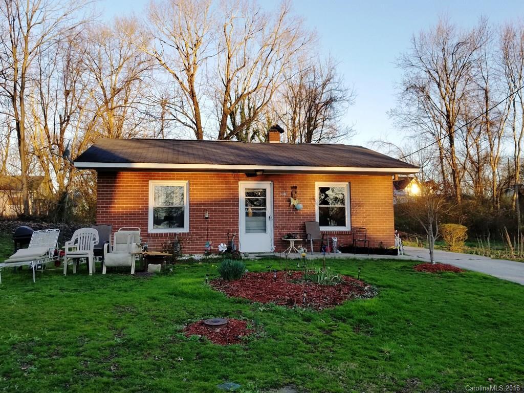 611 Jonas St., Hendersonville, NC 28792