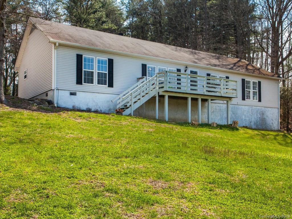 41 Lakewood Rd., Hendersonville, NC 28792